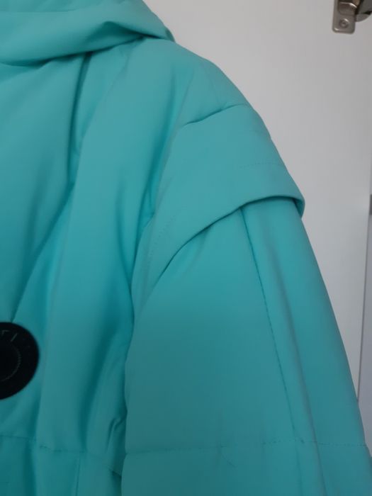 Красивый пуховик модели "два в одном"! Размер 54.