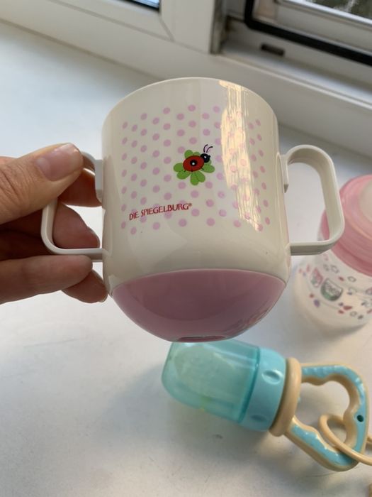 Детские пренадлежности (ниблер, бутылочка, чашка)