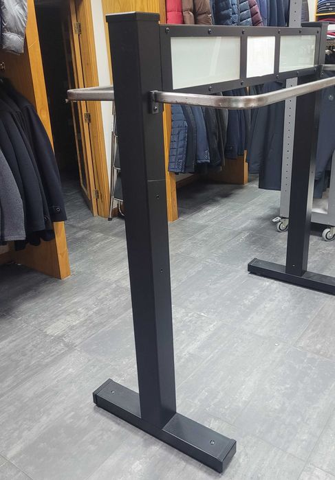 Expositor de ferro para pendurados