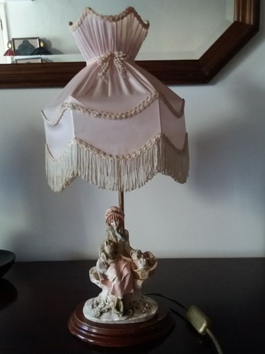 Vários candeeiros de mesa