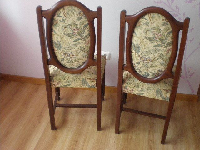 Duas cadeiras antigas tecido - anos 70 - tem 40 anos excelente estado