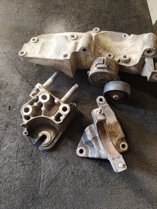 Łapa mocowanie silnika ford mondeo MK4 focus Volvo c max 2,0 TDCi