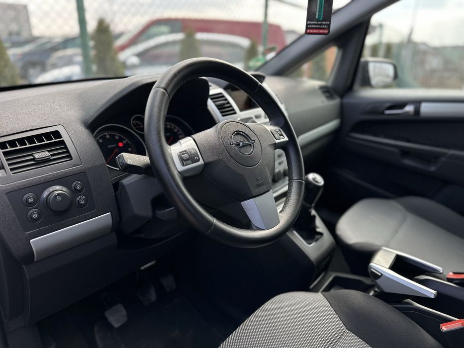 Продам Opel Zafira B 2009