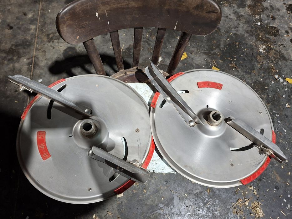 Sprzedam talerze rozsiewacza amazone