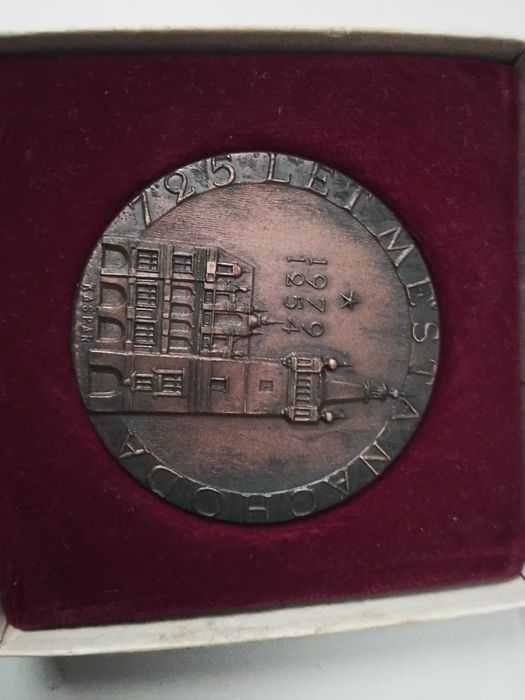Медаль 725 лет городу  Nachoda, настольная ,юбилейная.