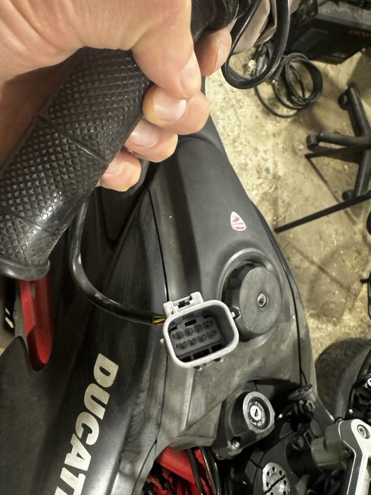 Ручка Газа БУ від Мото Дукаті 
Працююча