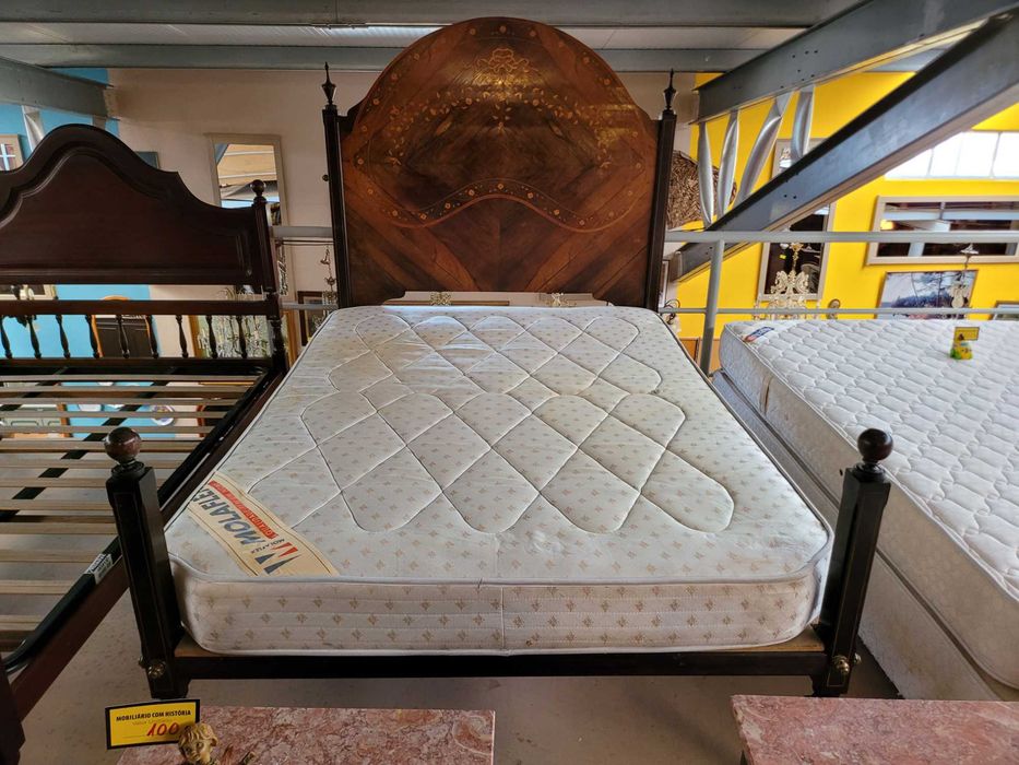 Very old bed with frame and mattress - Queen Maria style - Good condition