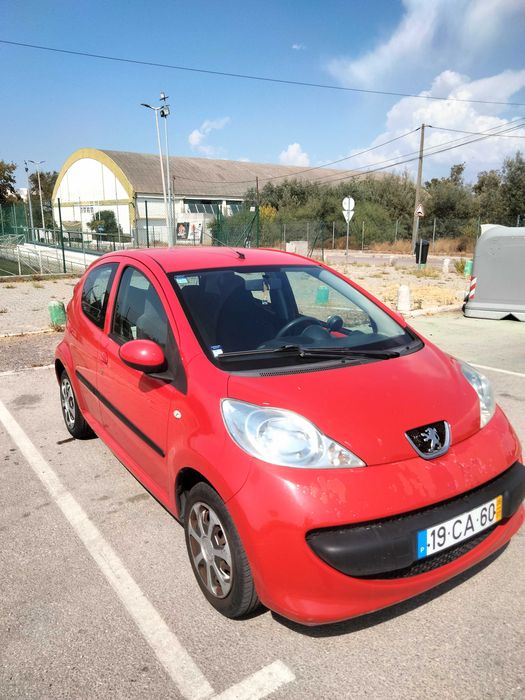 Peugeot 107 1.0 5 Portas - 2006 - 178.000 km