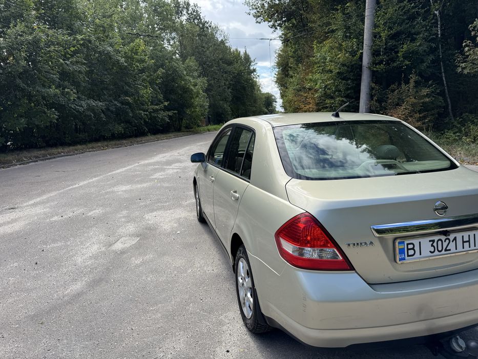 Nissan Tiida 1.6 автомат