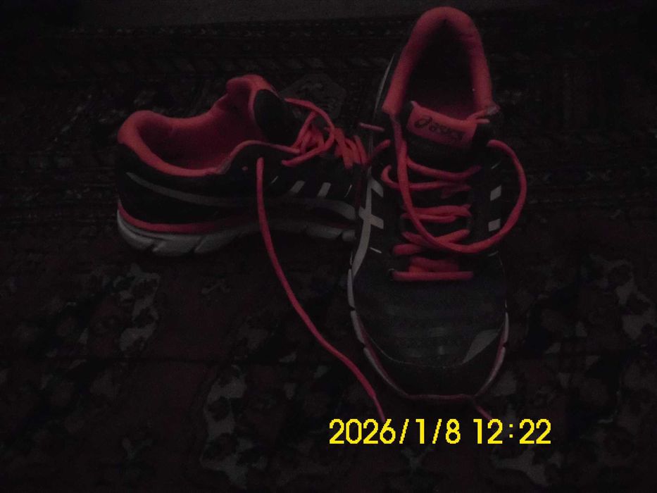 Sapatilhas de marca originais, impecaveis , APENAS 15