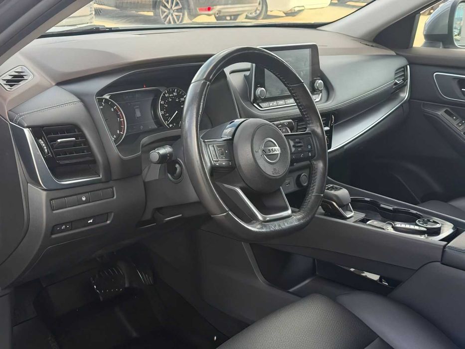 Nissan Rogue SV      2021
