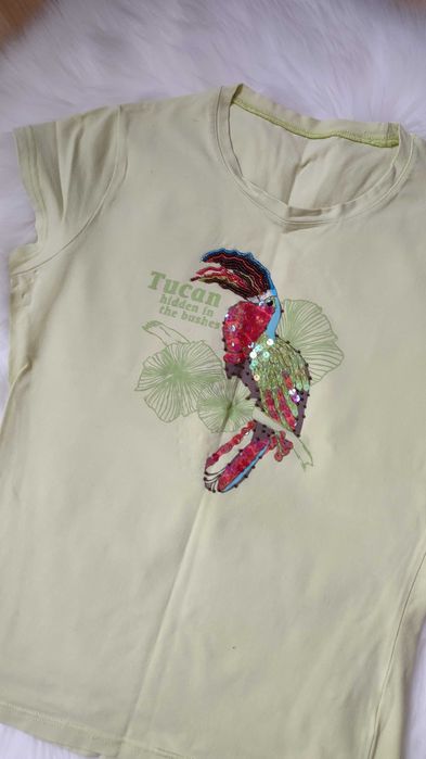 Zielona pastelowa koszulka t-shirt z cekinami roz.S