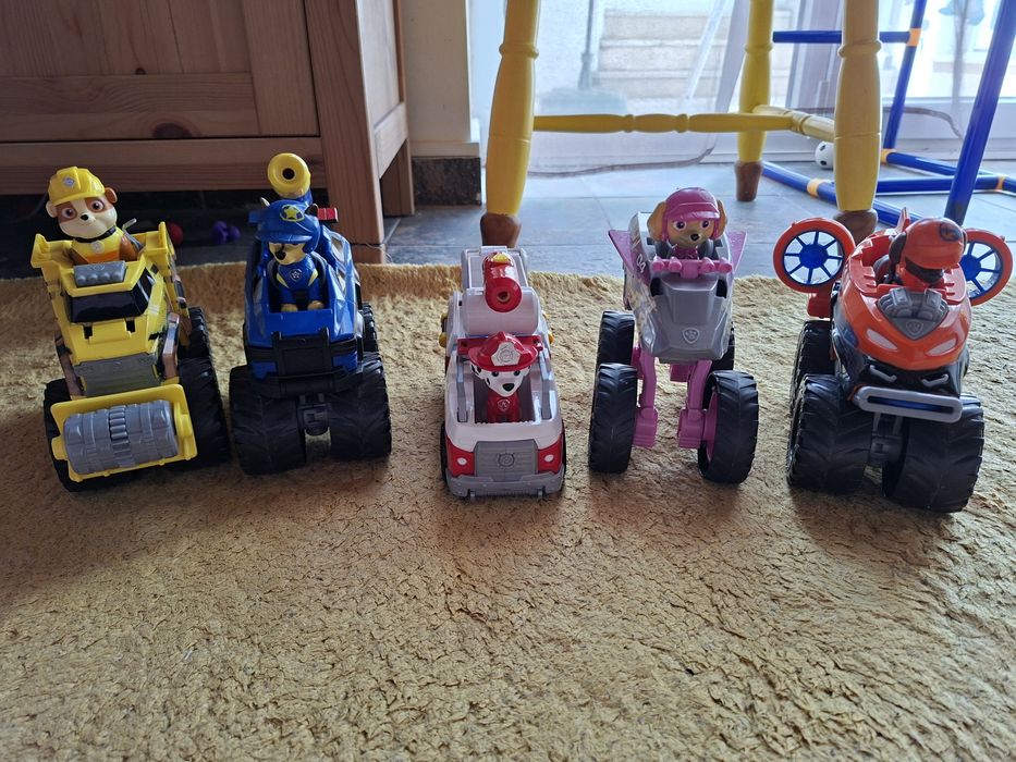 Carros Patrulha Pata com bonecos