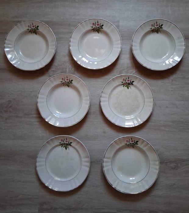Vende-se Conjunto Pratos Antigos Sacavém