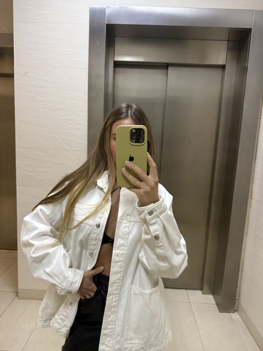 Джинсова куртка zara біла ХС , С