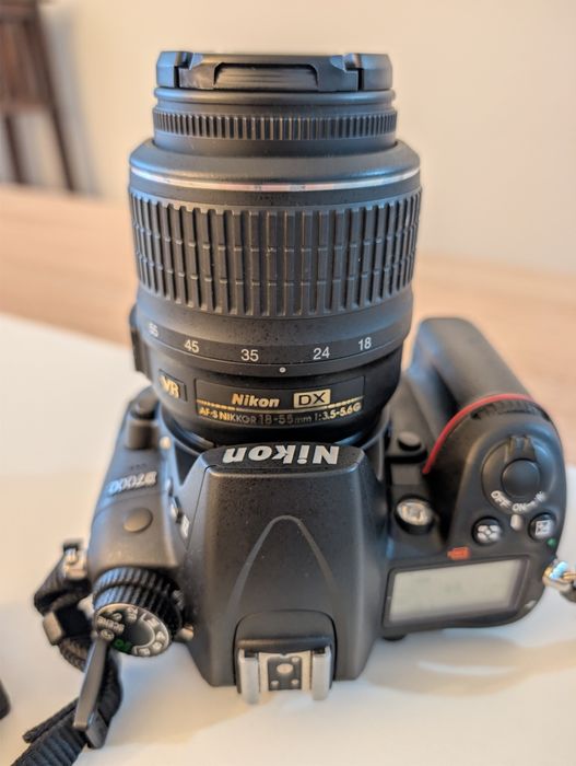 Nikon D7000 com duas lentes e kit básico