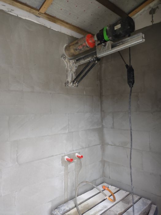 Алмазное бурение,сверление отверстий,в бетоне,кирпиче,пол ,стене.