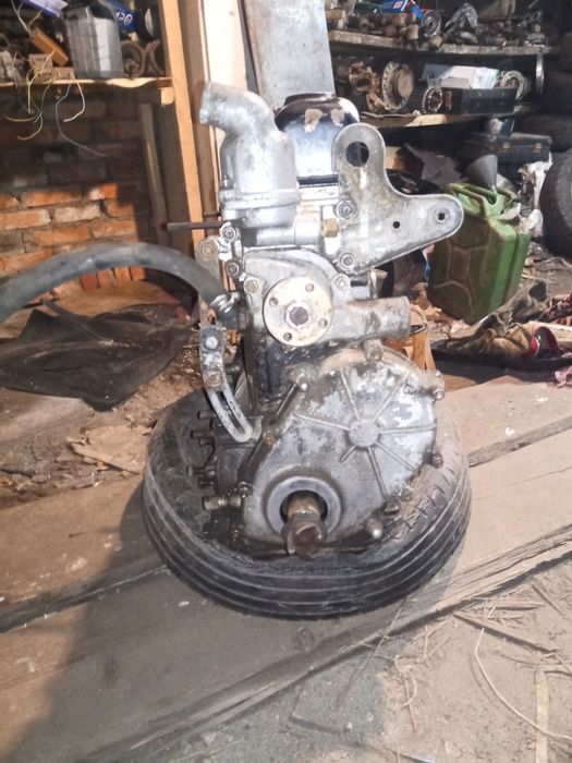 Мотор в зборі без навісного