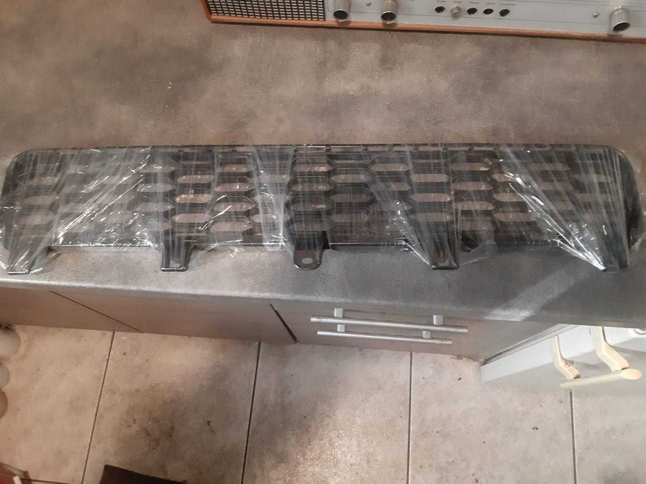 Suzuki Jimny Atrapa Kratka Zderzaka