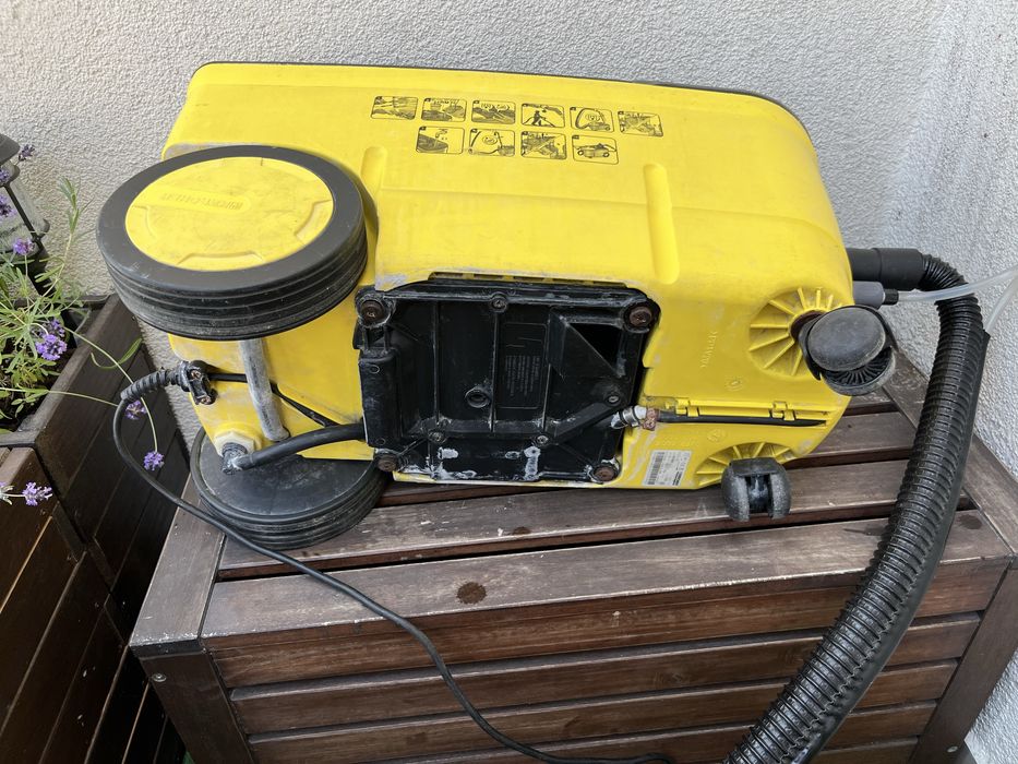 Odkurzacz pioracy Karcher Puzzi 100