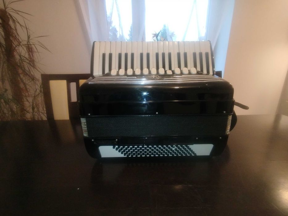 Akordeon Hohner favorit 4p