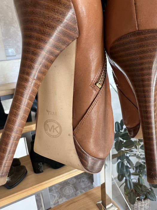 Жіноче взуття guess casadei boss