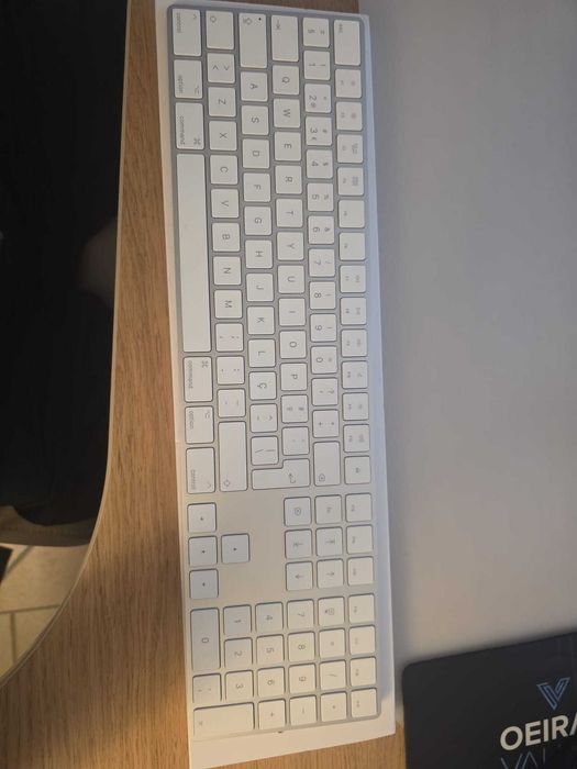 Apple Magic Keyboard com teclado numérico