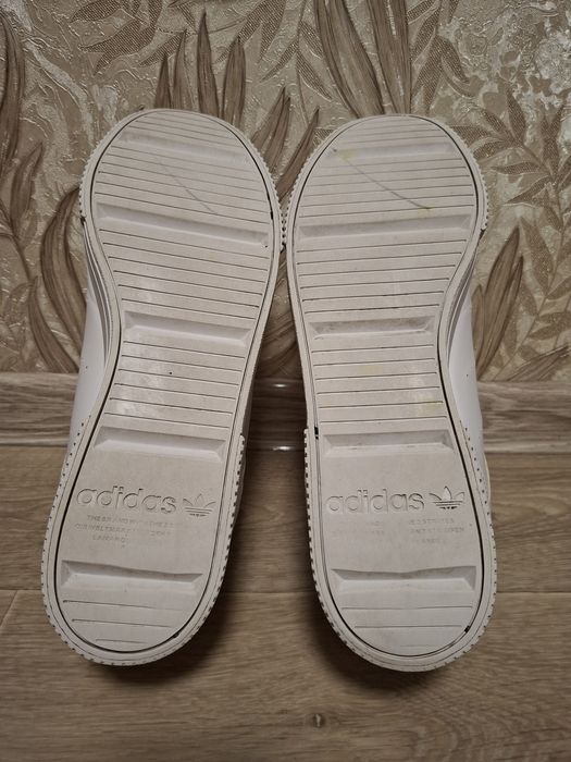 Кросівки  Adidas оригінальні