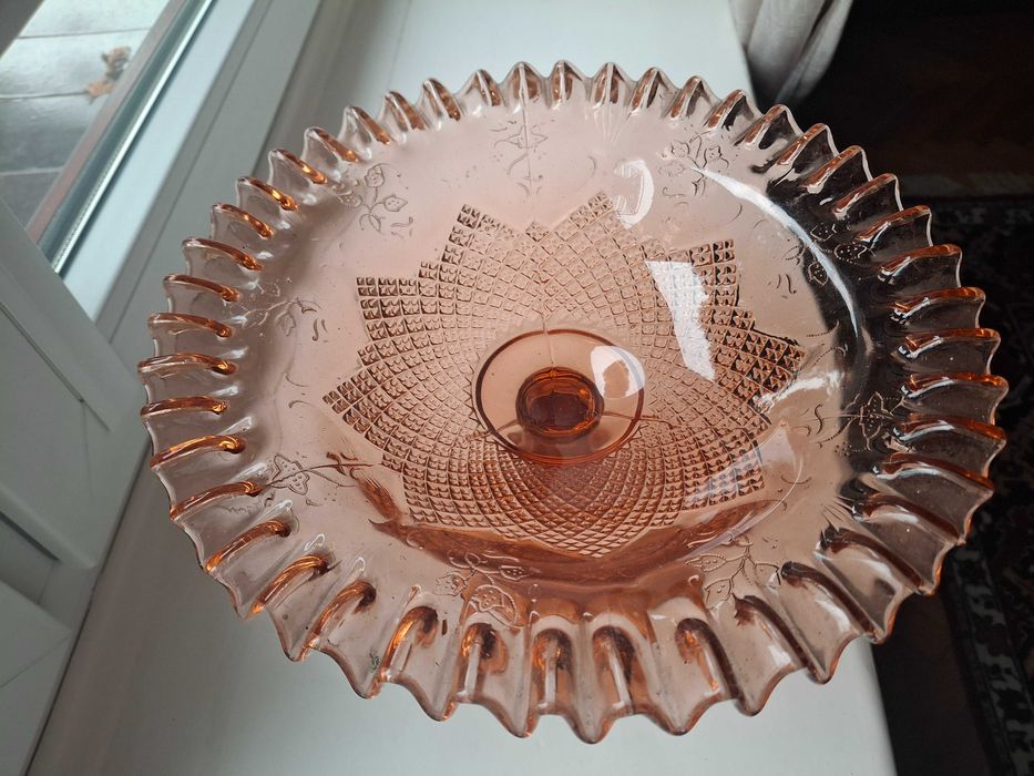 Duża szklana patera na stopce herbaciana PRL