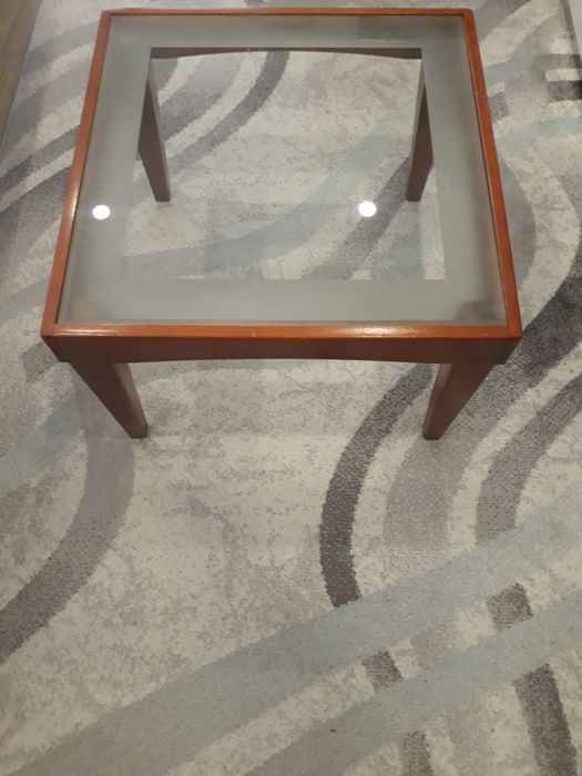 Mesa de centro em cerejeira