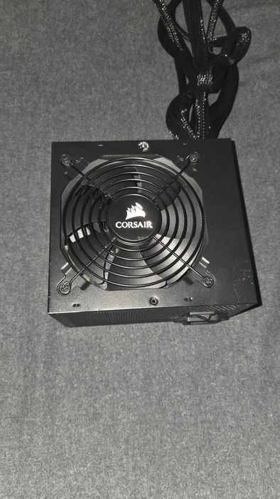 Fonte de Alimentação Corsair CX650 80 Plus Bronze