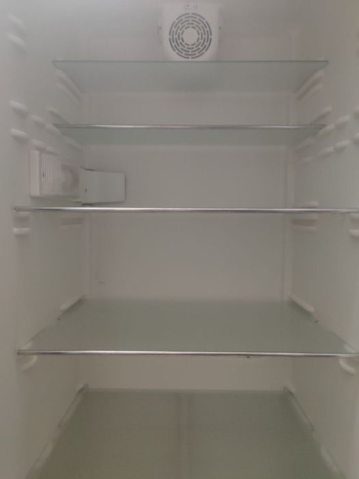 Продам холодильник Liebherr 3846