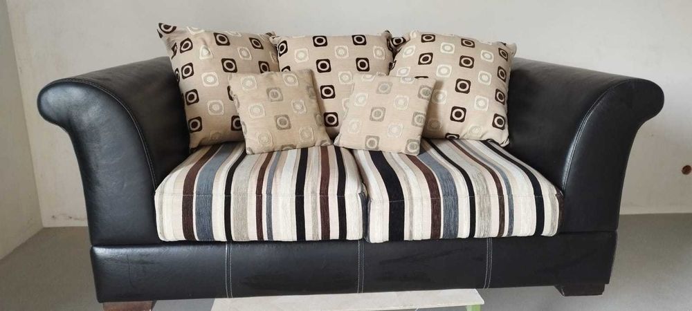 Sofa, kanapa z poduszkami
