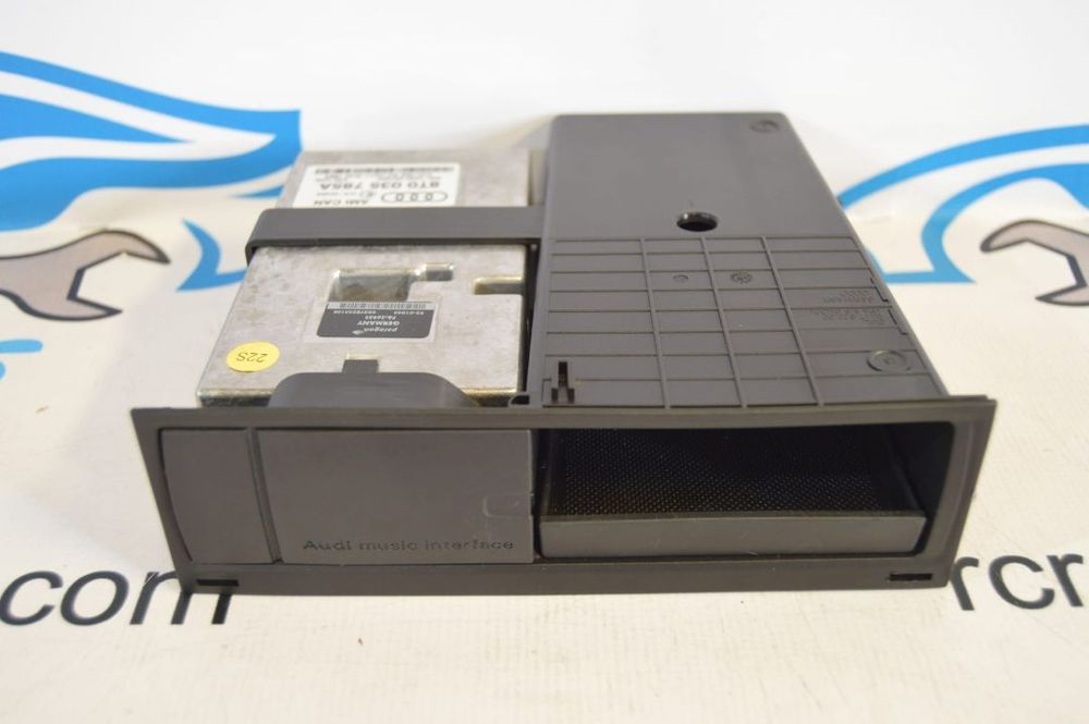 MODULO UNIDADE CONTROLO INTERFACE AMI MULTIMEDIA SOM 8T0035785A AUDI