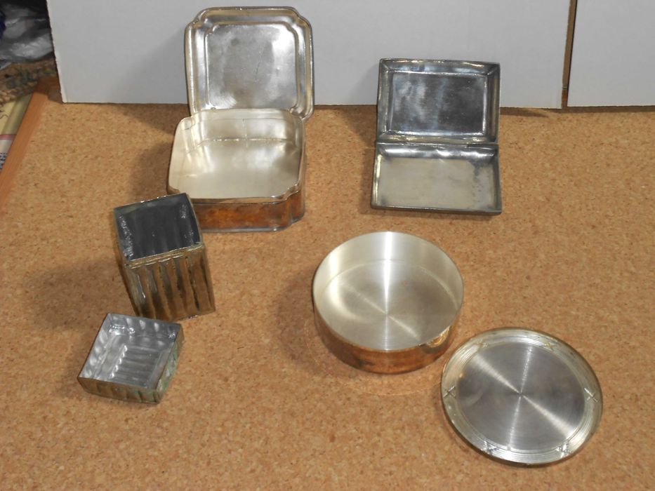 Caixas potes e outros antigos vintage latao estanho