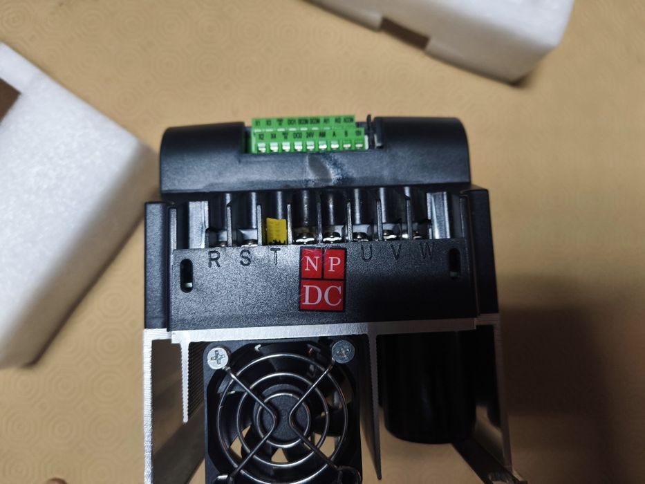 Inversor De Frequência 5cv 4.0kw Monofásico 16a