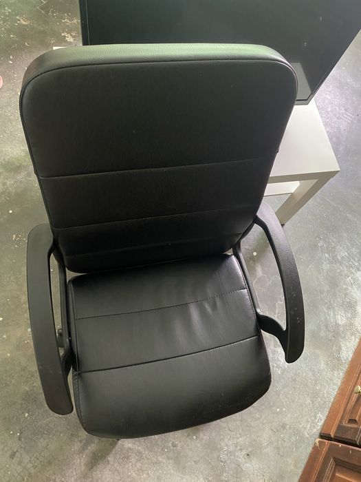 Cadeira Preta IKEA