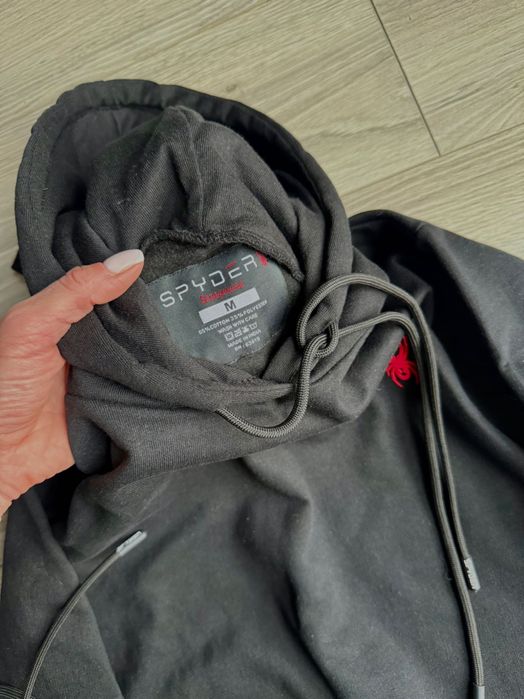 Чоловічий спортивний костюм