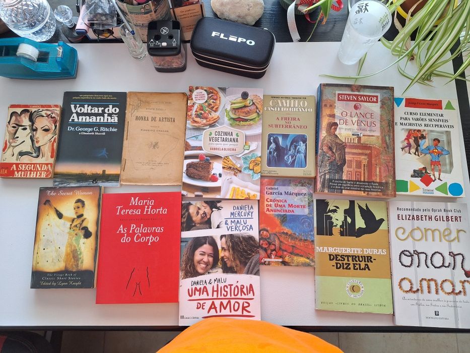 Livros diversos, assuntos variados