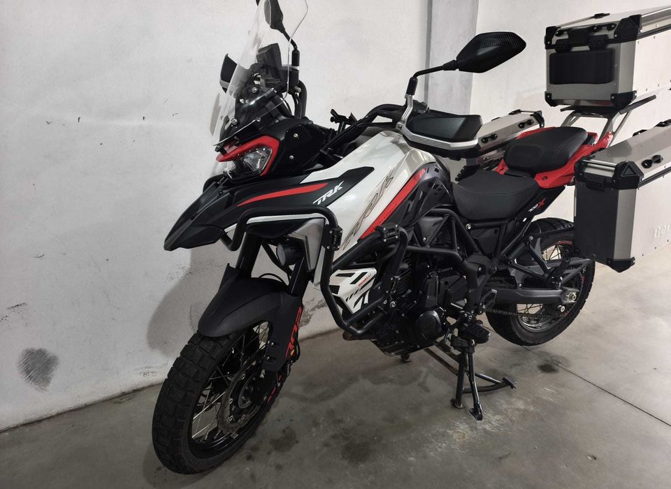 Moto Benelli 702x