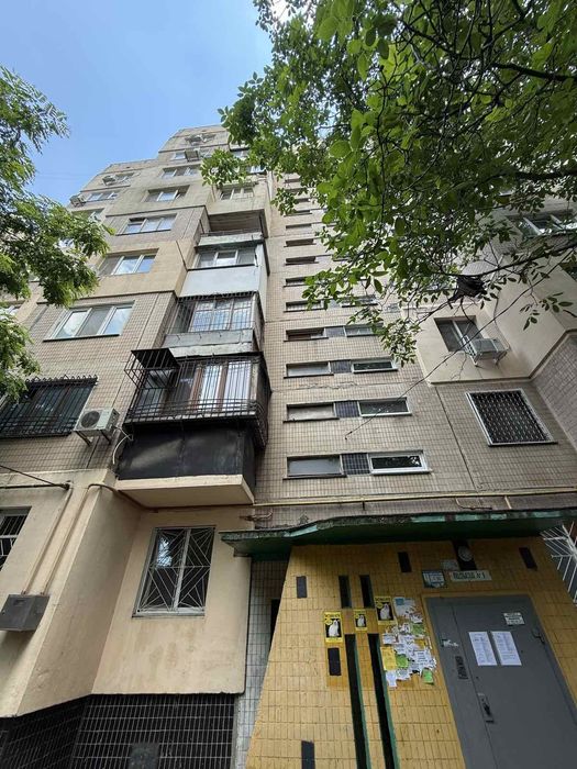 Балковская / Дюковские бани   Продам 4-х комнатную квартиру 100 кв.м.  7 этаж   Госпрограммы  Двухсторонняя