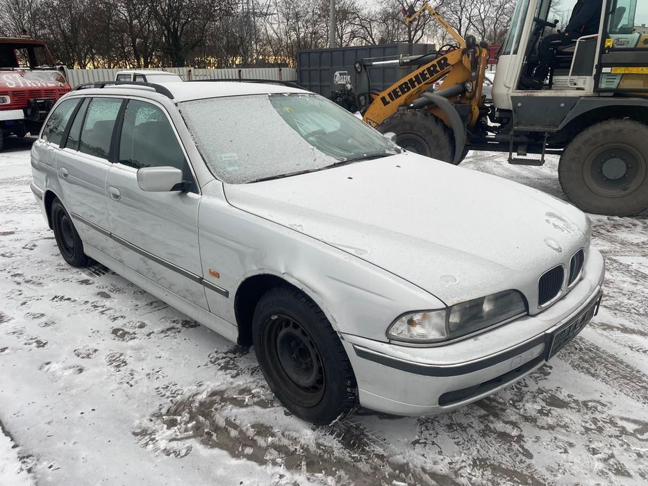 BMW E39 NA CZĘŚCI!!!