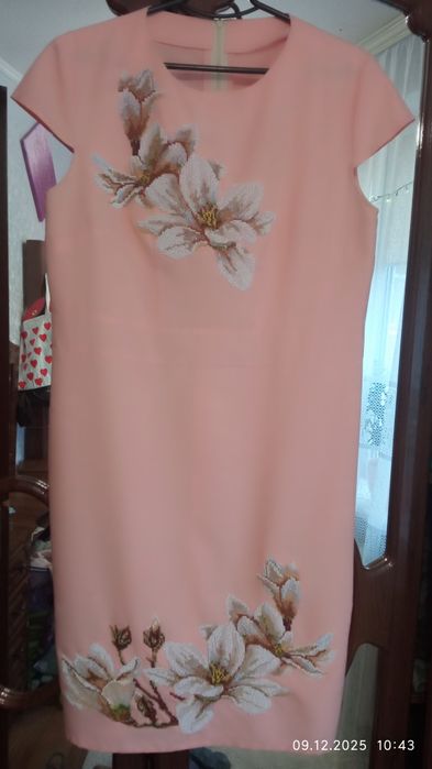 Продам вишиванку плаття в гарному стані розмір 50-52 присутнії торг.