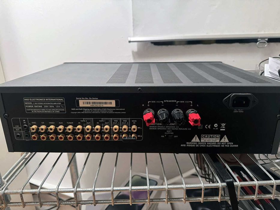 Amplificador Integrado NAD C 352 (80W RMS) - Excelente Estado