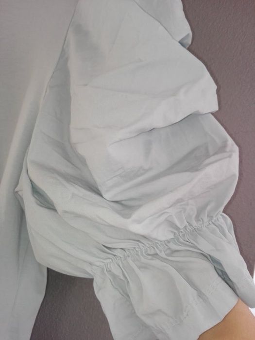 Camisola irreverente com meia-manga em balão (nova)