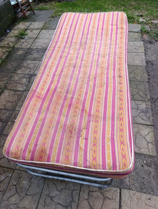 Раскладушка с матрасом