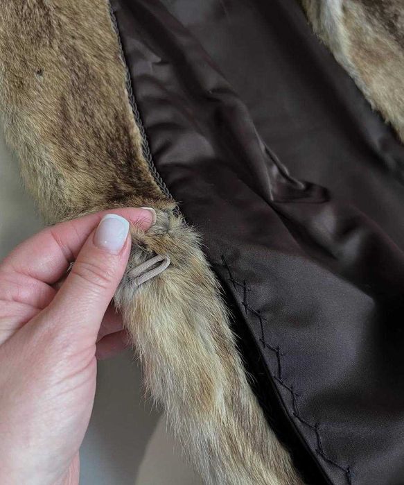 Жилетка хутряна,  ідеальний стан