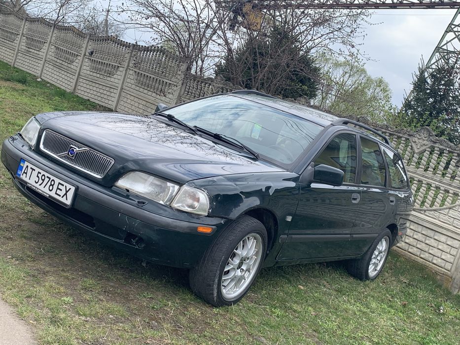 Продам volvo v40 2.0 бенз