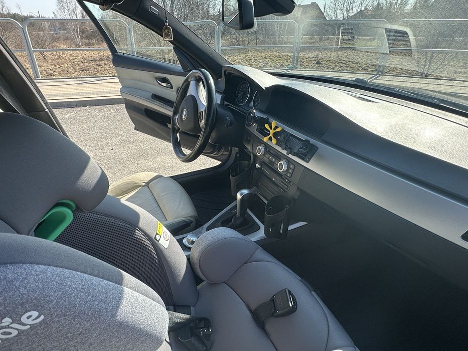 BMW e90 330i 2005 r  doinwestowana