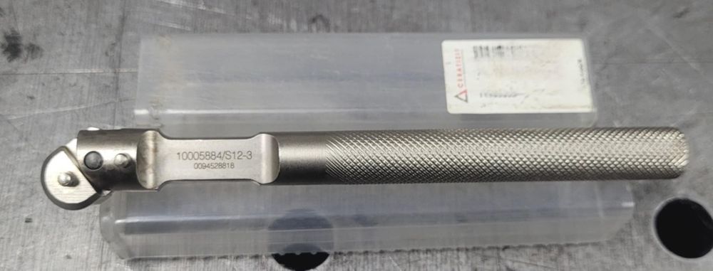 Składane noże tokarskie